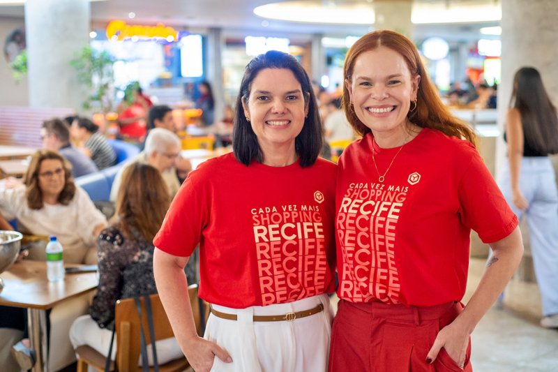 Renata Cavalcanti e Juliana Vilaça, superintendente e gerente de marketing do Shopping Recife, na comemoração dos 45 anos da marca.