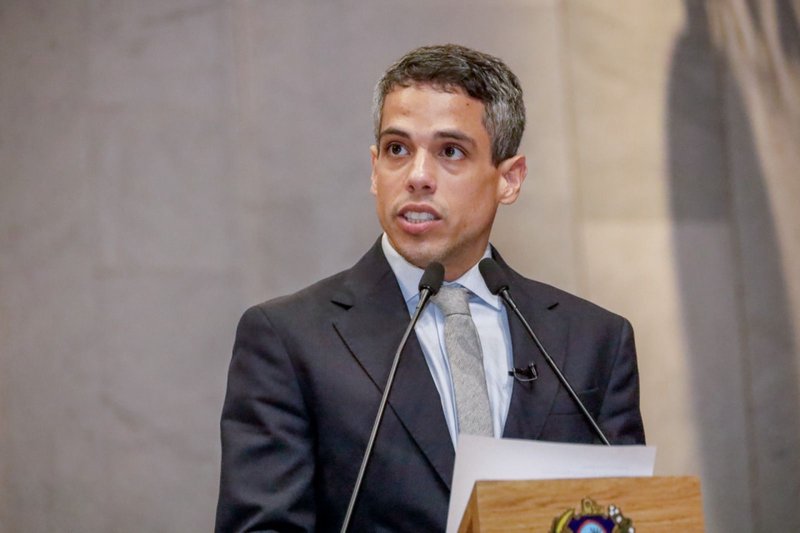 Em discurso na Alepe, nesta terça-feira (7), o deputado estadual Jarbas Filho cobrou a Mesa Diretora da Alepe para que a posição do MDB seja corrigida na Casa