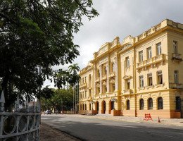 O Pal&aacute;cio do Campo das Princesas, sede administrativa do poder executivo do estado de Pernambuco