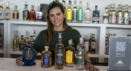 Empresária se destaca como embaixadora da cachaça e abre caminhos para o destilado brasileiro no mundo