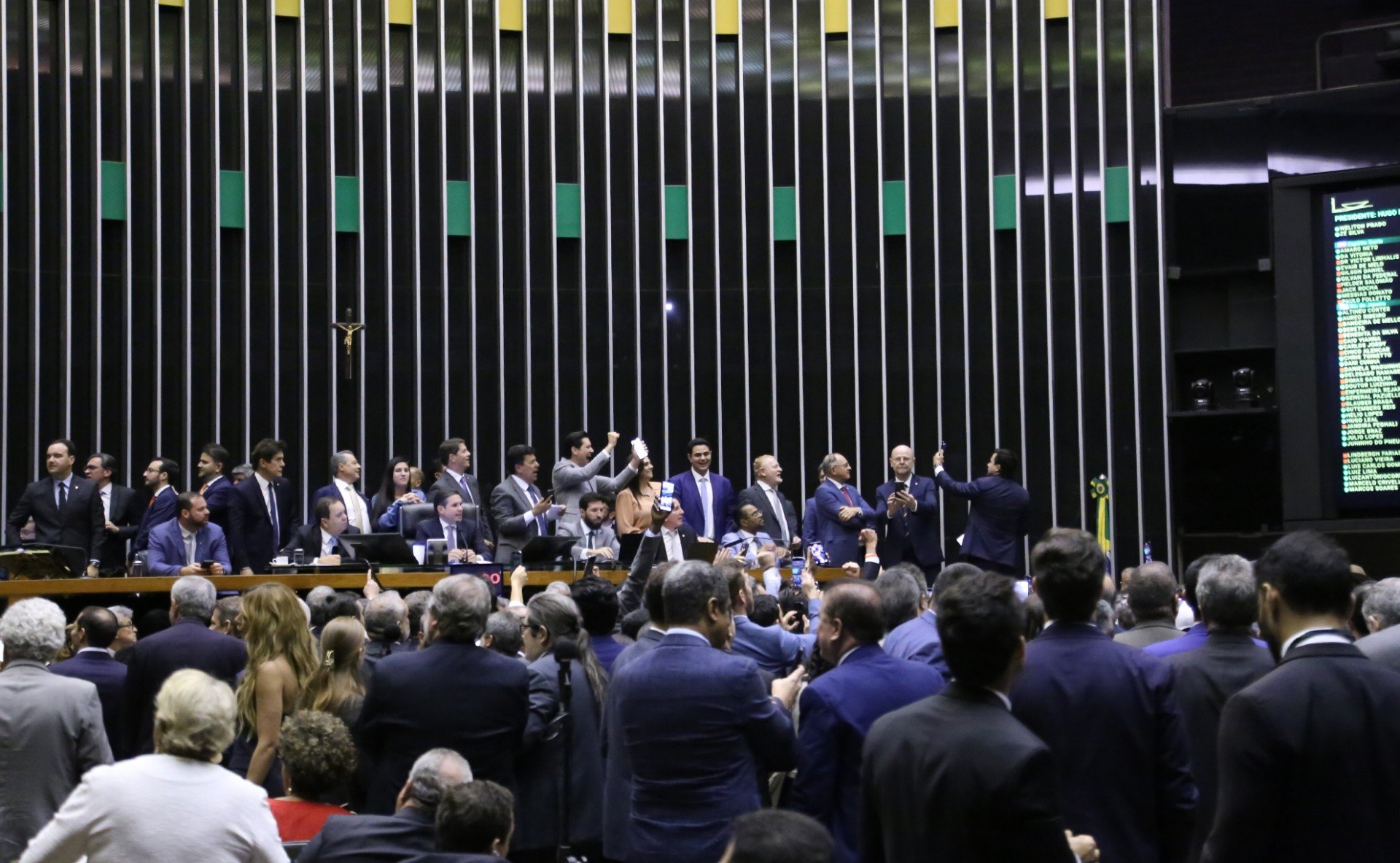 Em derrota do governo, Centrão e oposição na Câmara barram aumento da carga tributária