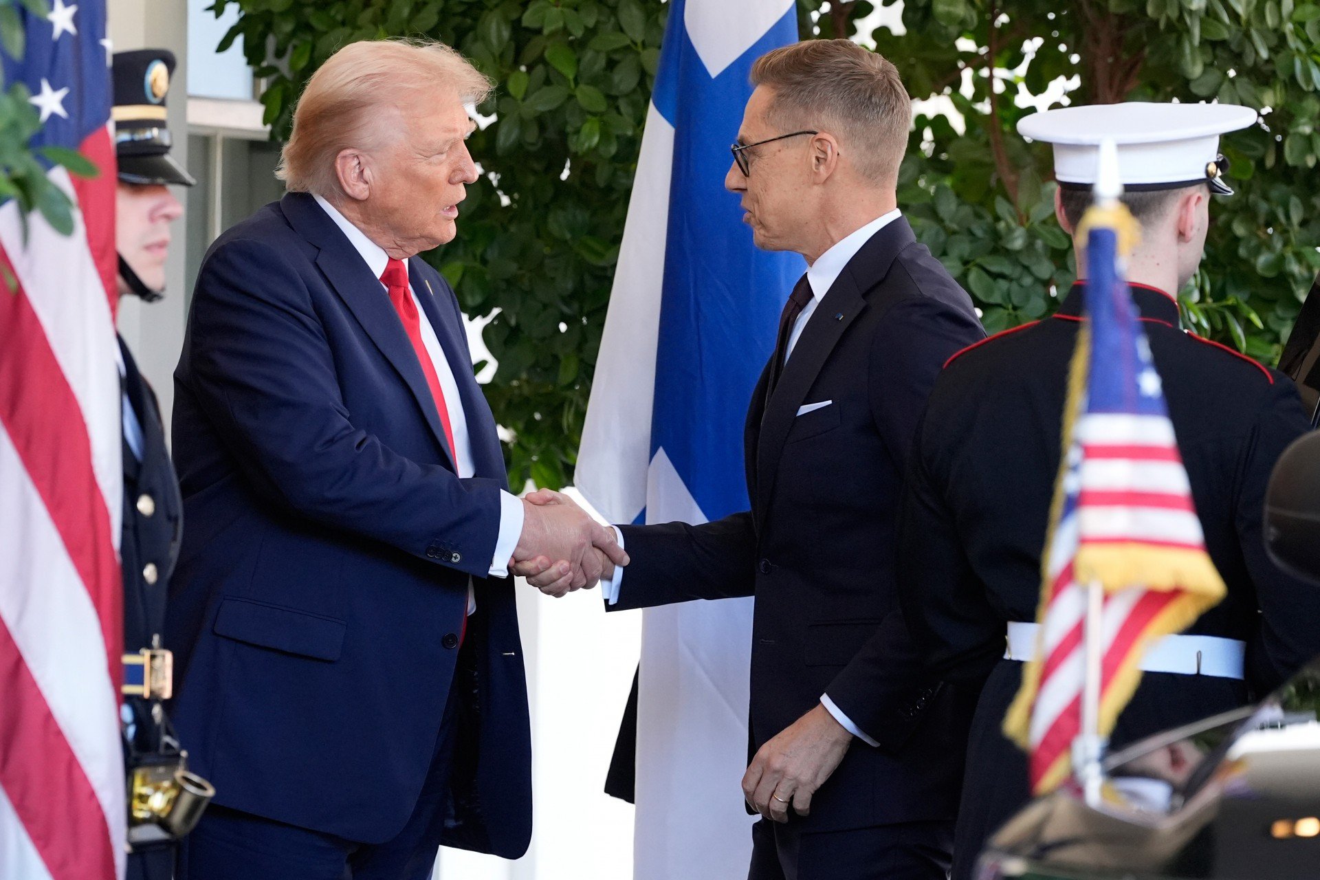 Trump celebra acordo Israel-Hamas e cita reconstrução de Gaza com ajuda de países árabes
