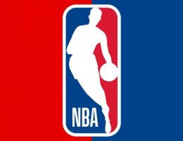 Astro dos Lakers sofre lesão no glúteo e deve ficar fora de estreia da NBA
