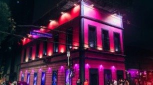 Club Metrópole realiza festa imersiva "In The Dark 3D"