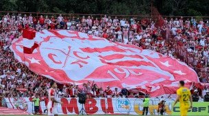 Imagem da torcida do N&aacute;utico no &uacute;ltimo jogo desta temporada