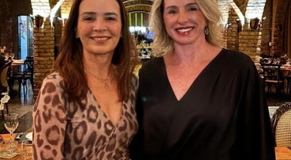 Carolina Oliveira e Tânia Konrad, em jantar no Famiglia Giuliano