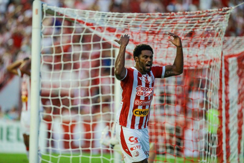 Bruno Mezenga, atacante do Náutico