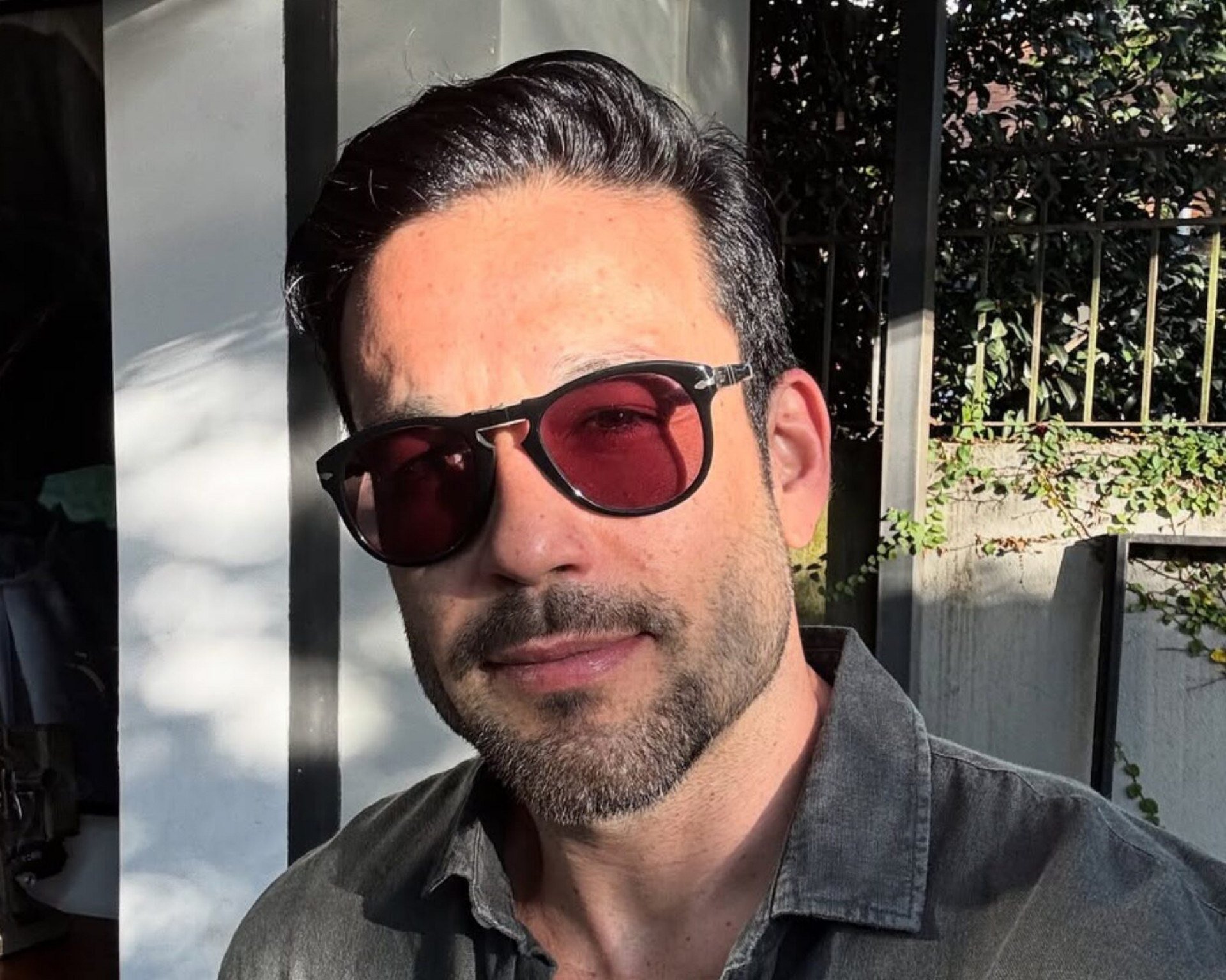 Sergio Marone mostra barriga trincada em selfie e web se anima: ‘Delícia’