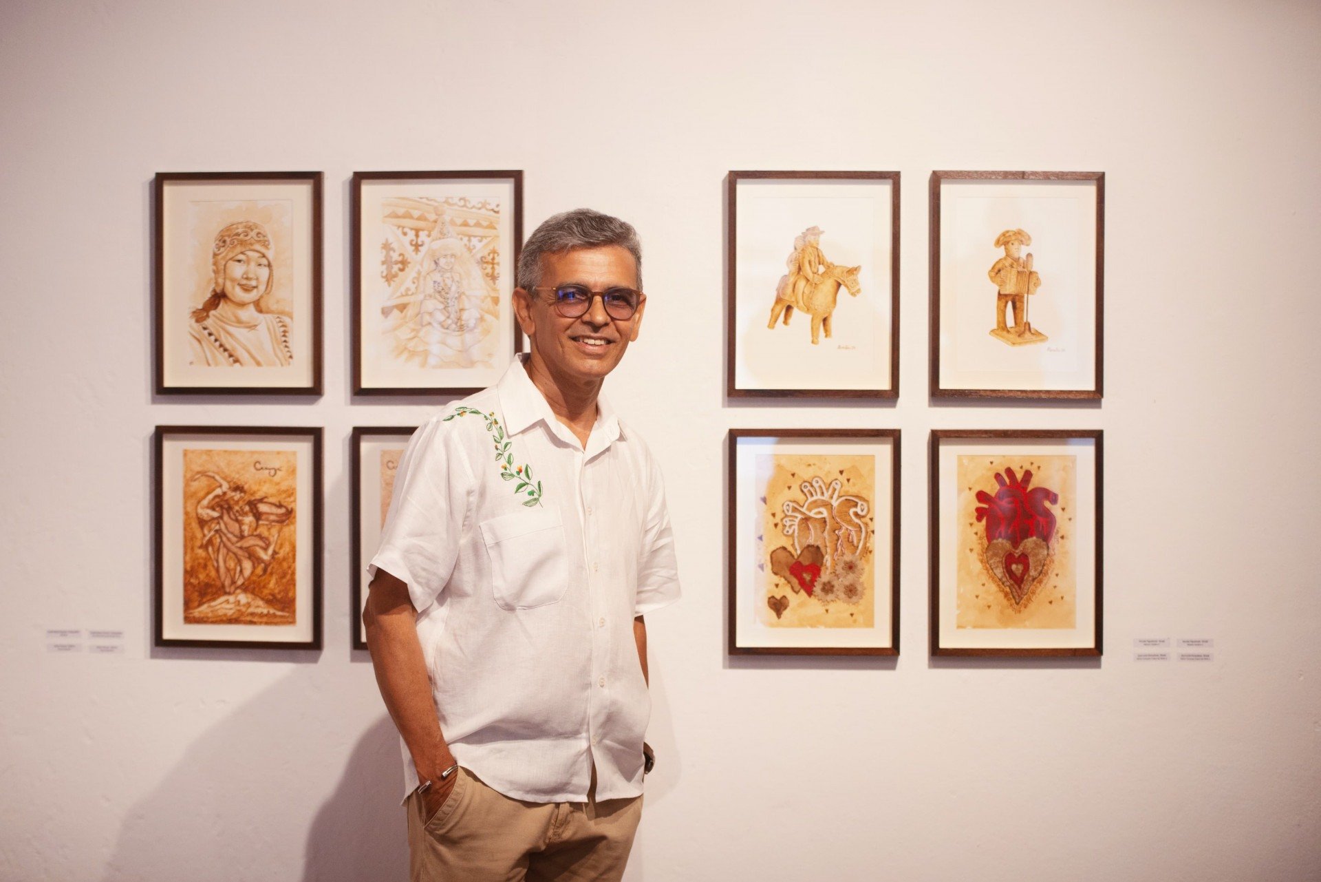 Exposição internacional de pinturas com café tem nova edição no Recife