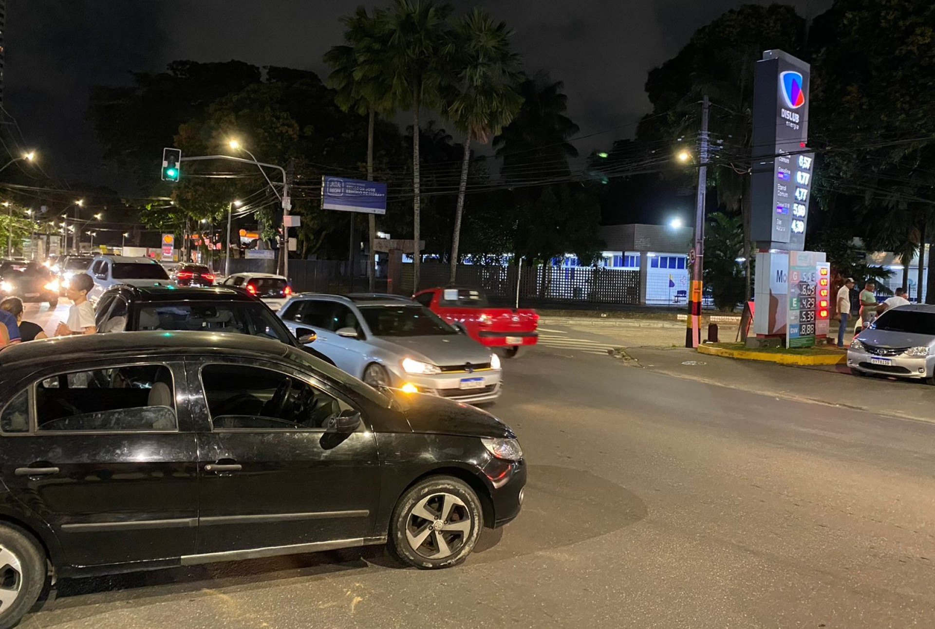 Voz do Leitor, 14/10: Ausência de semáforo de três tempos tem colocado a vida de motoristas em risco no Monteiro