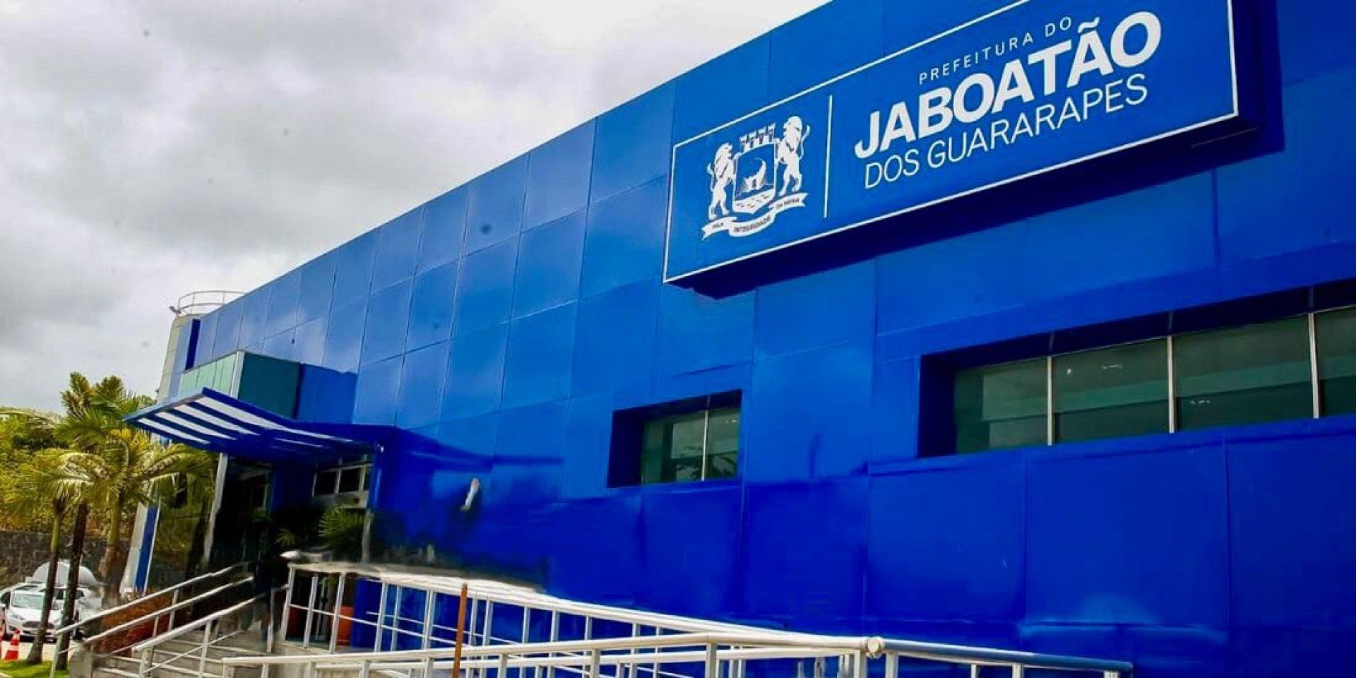 Professores aprovados em concurso protestam por convocação em Jaboatão