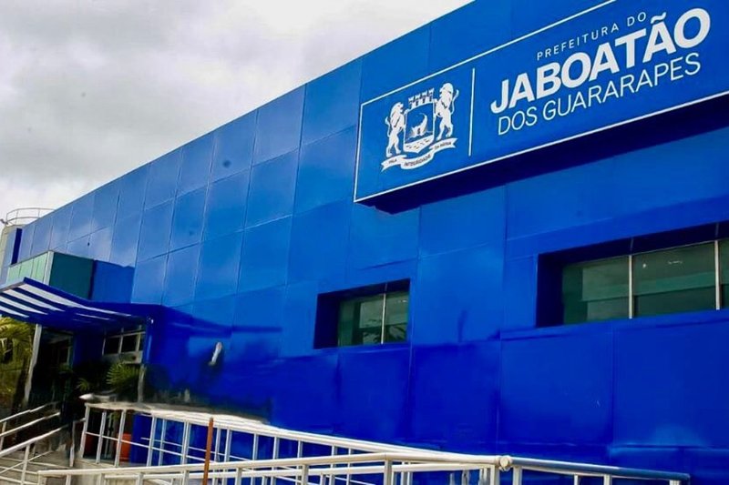 Professores aprovados em concurso de Jaboatão realizam protesto por convocação e renovação do certame
