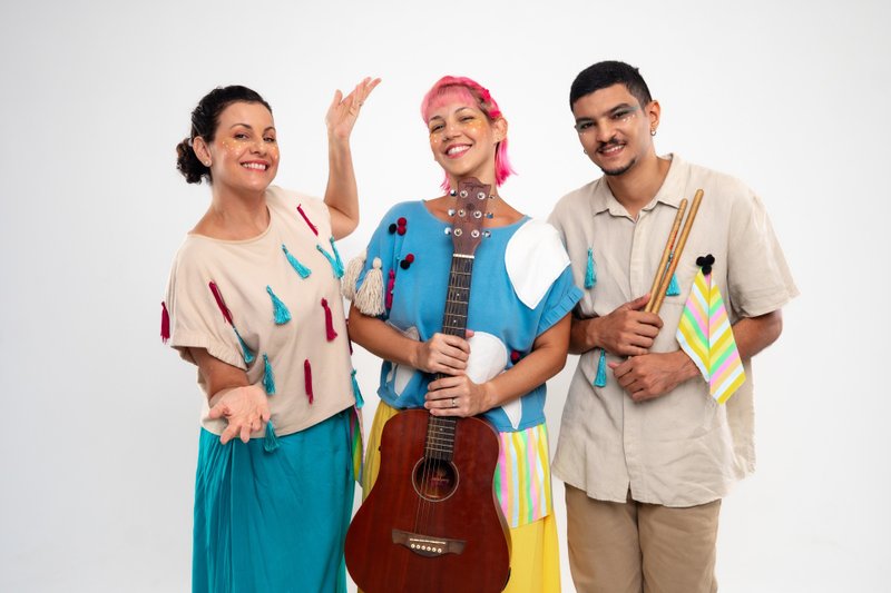 Tapete Voador lança álbum infantil Reza a Lenda com show gratuito no Teatro Capiba