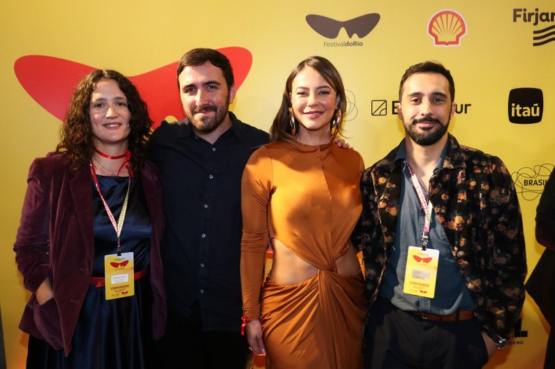 Clarissa Appelt, Pedro Henrique Müller, Paolla Oliveira e Daniel Dias durante a estreia de 'Herança de Narcisa'