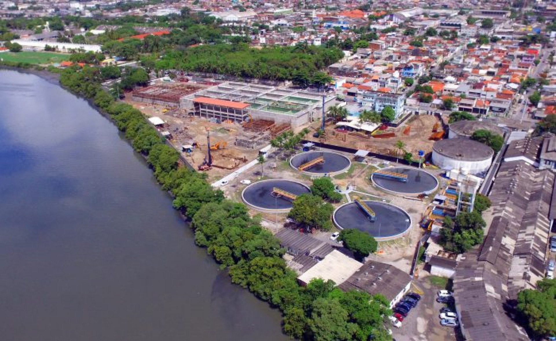 Compesa recebe terreno do TCE para implantação de Estação Elevatória de Esgoto no Centro do Recife