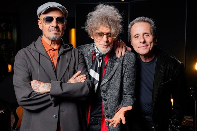 Banda Titãs se apresenta acompanhada de orquestra no Teatro RioMar