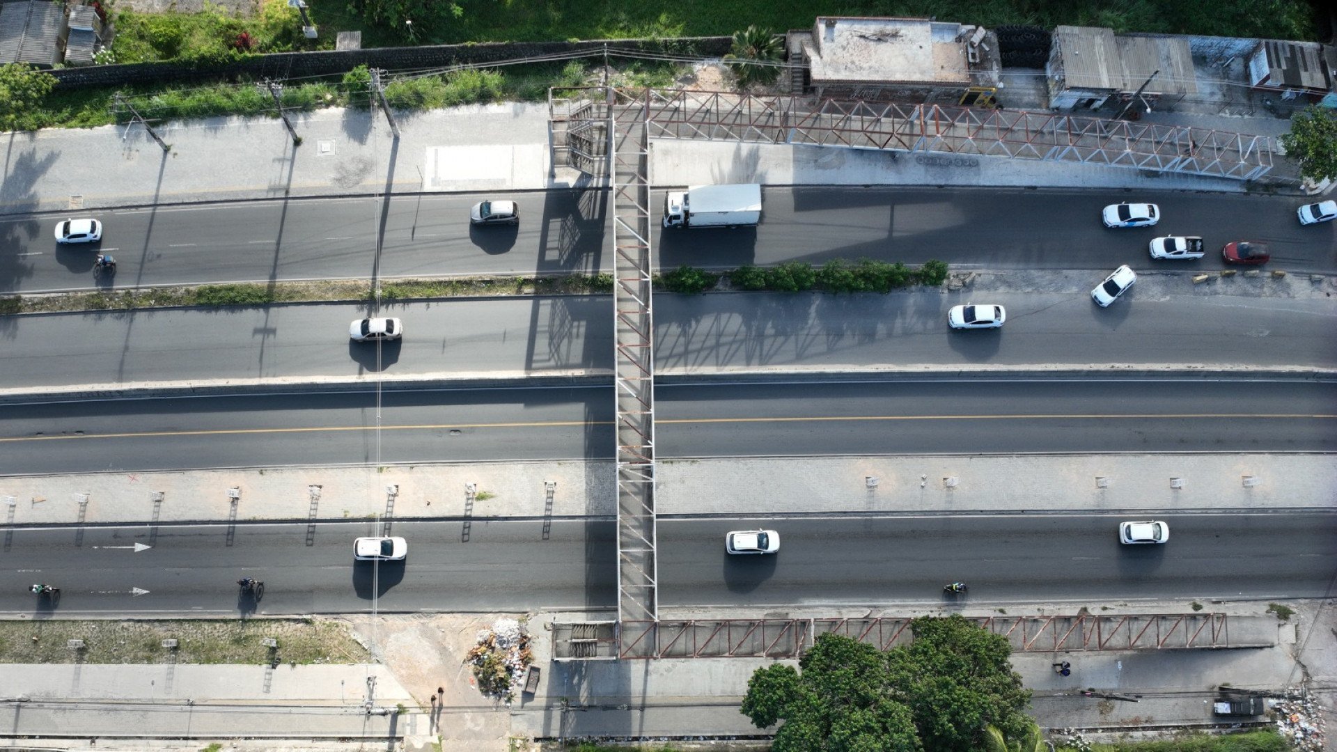 Obras na PE-15: Além da reurbanização, PE-15 terá as passarelas de pedestres requalificadas no Grande Recife