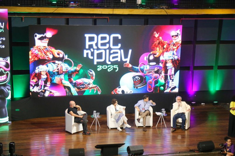 Silvio Meira e Rosário de Pompeia apresentaram a obra durante mesa no Rec'n'Play 2025