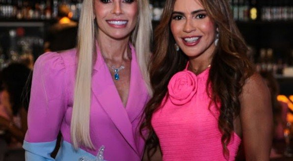 Andreia Lins e Cintia Leão, em evento do Outubro Rosa