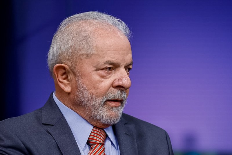 Lula lamentou mortes em acidente de ônibus em Saloá