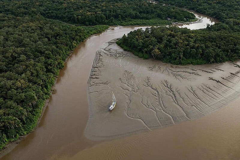 Vista aérea da Foz do Amazonas, no Amapá. Região é alvo de polêmica ambiental