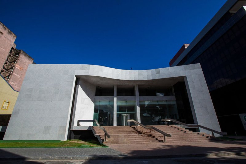 Edifício Miguel Arraes, na Rua da União, Boa Vista, sede da Assembleia Legislativa de Pernambuco