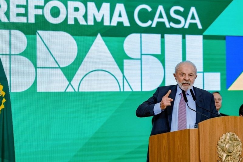Presidente Lula da Silva durante cerimônia de lançamento do programa Reforma Casa Brasil, no Palácio do Planalto.
