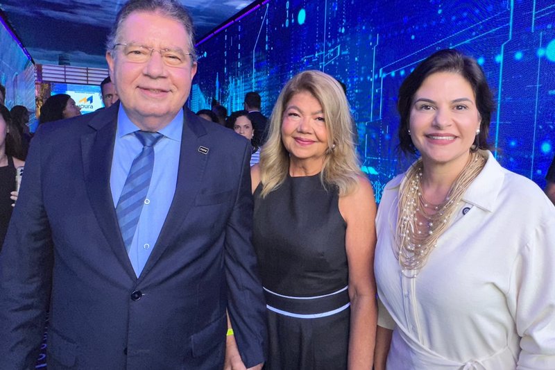 Bruno e Teresa Veloso recebem Priscila Krause, na inauguração do Senai Park