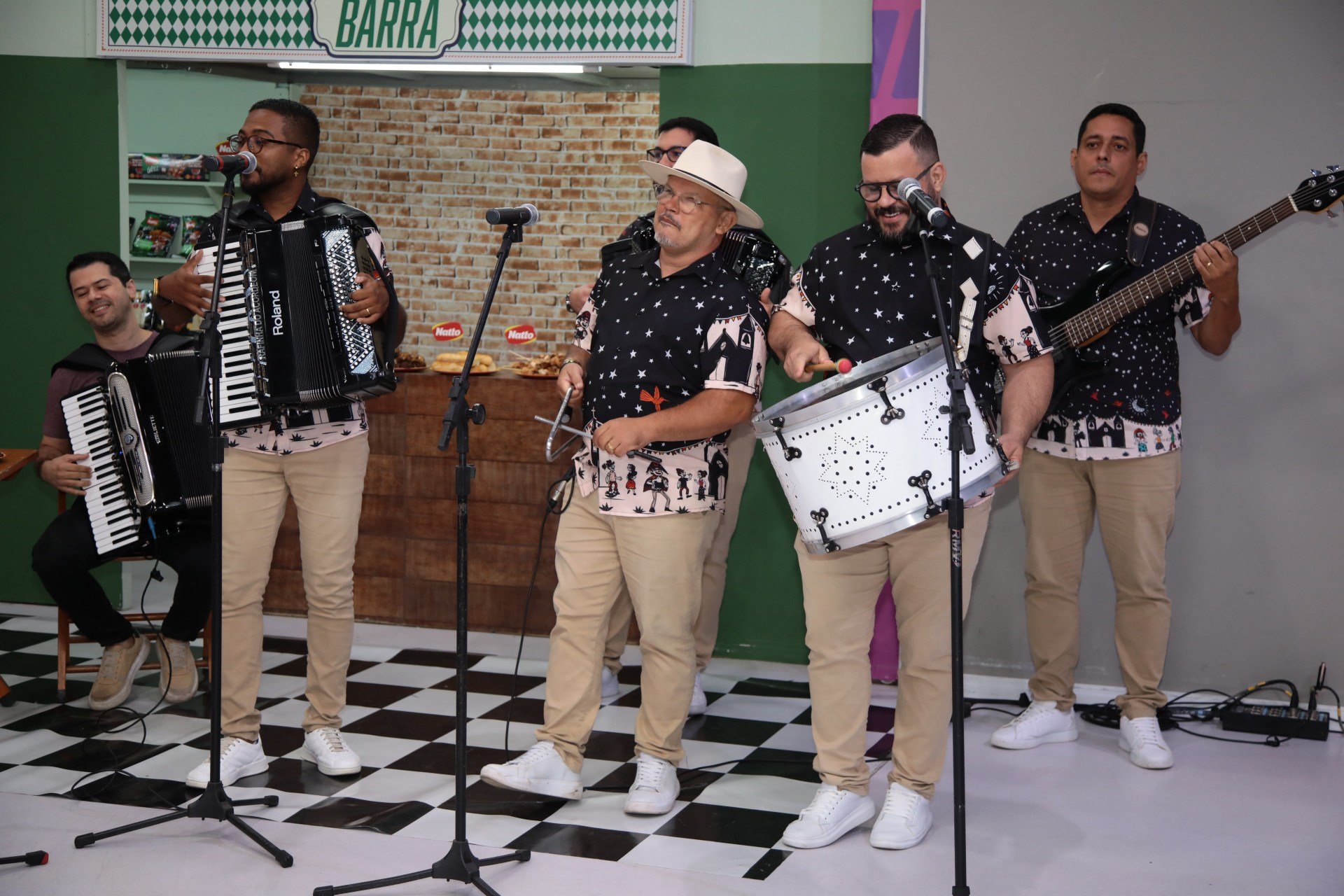 Forró DuBom levou o melhor do forró para o Boteco do Barra  Renato Ramos/JC Imagem