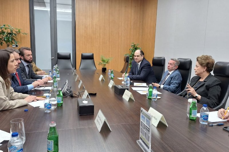 Em último compromisso na China, governadora Raquel Lyra (PSD) discutiu com Dilma Rousseff avanços nas obras financiadas pelo Novo Banco de Desenvolvimento (NDB) e viaja para a Dinamarca para novas agendas internacionais