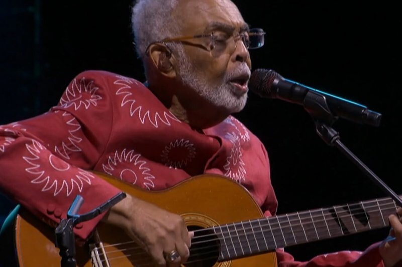 Colunista detona corte no show de Gilberto Gil pelo Multishow: ‘Desrespeito’