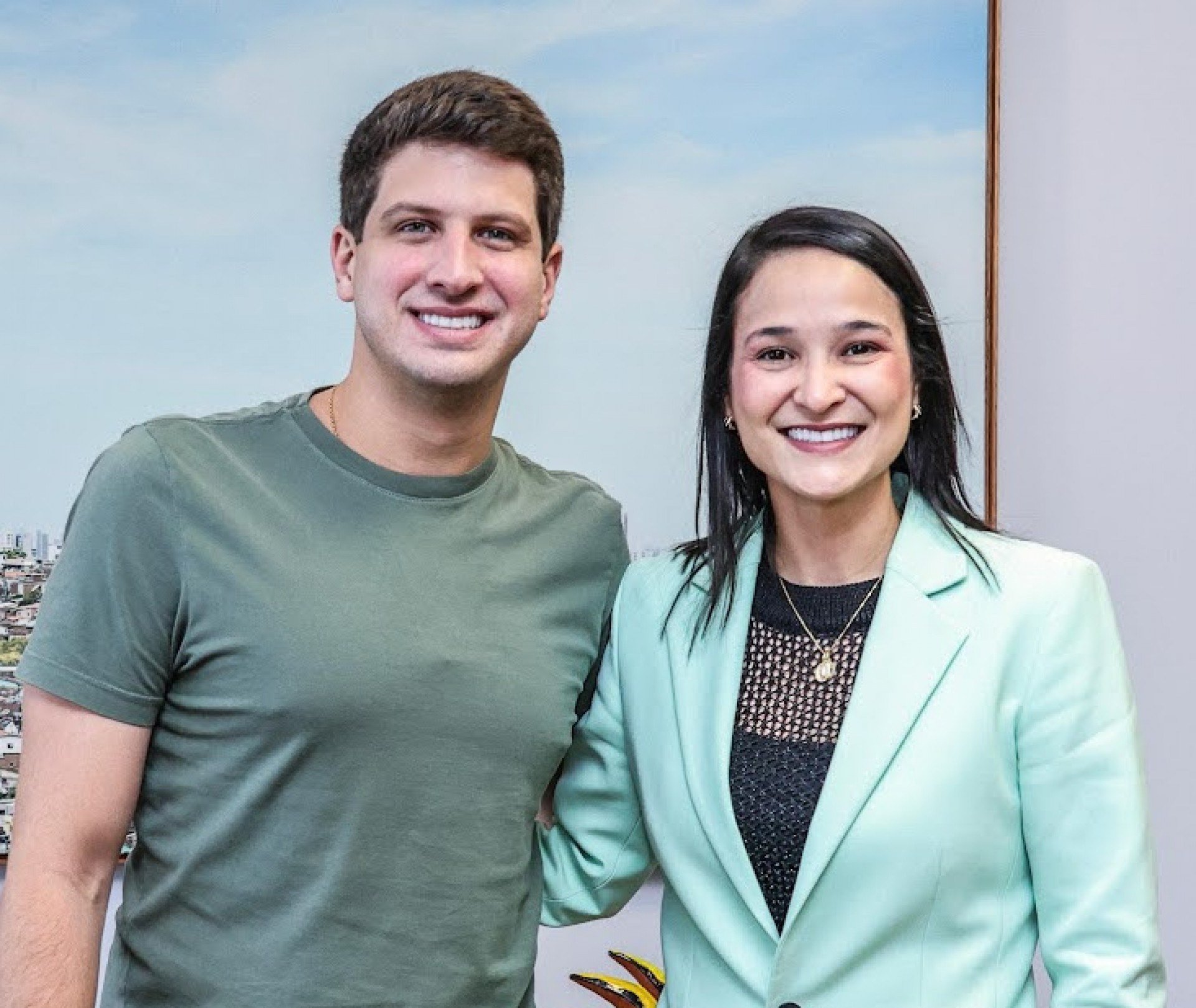 João Campos recebe, na Prefeitura do Recife, a presidente da OAB, Ingrid Zanella Vivian Ramos