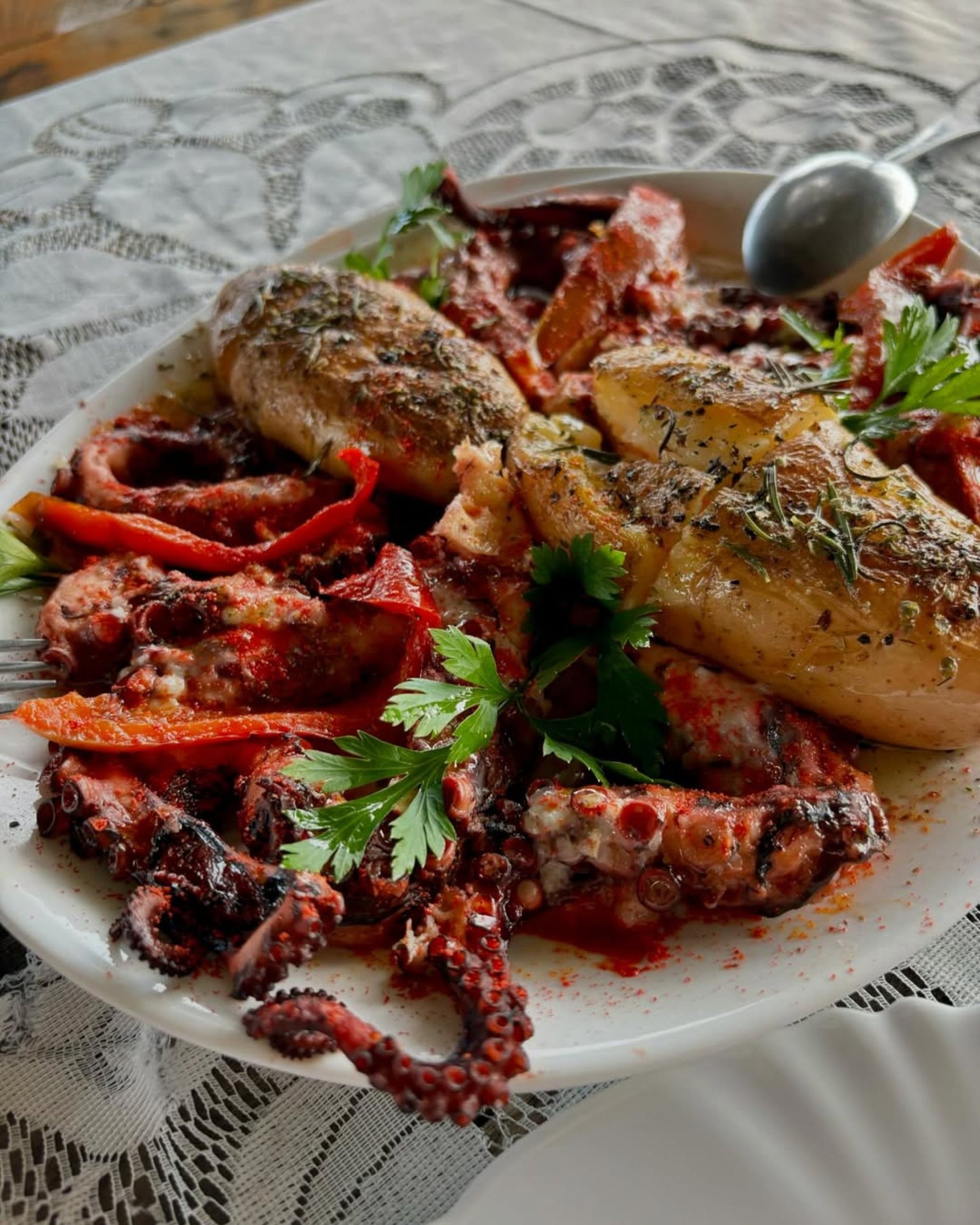 Imagem do Polvo ao Forno, uma das especialidades da Casa Reprodução/@tasca_iberica