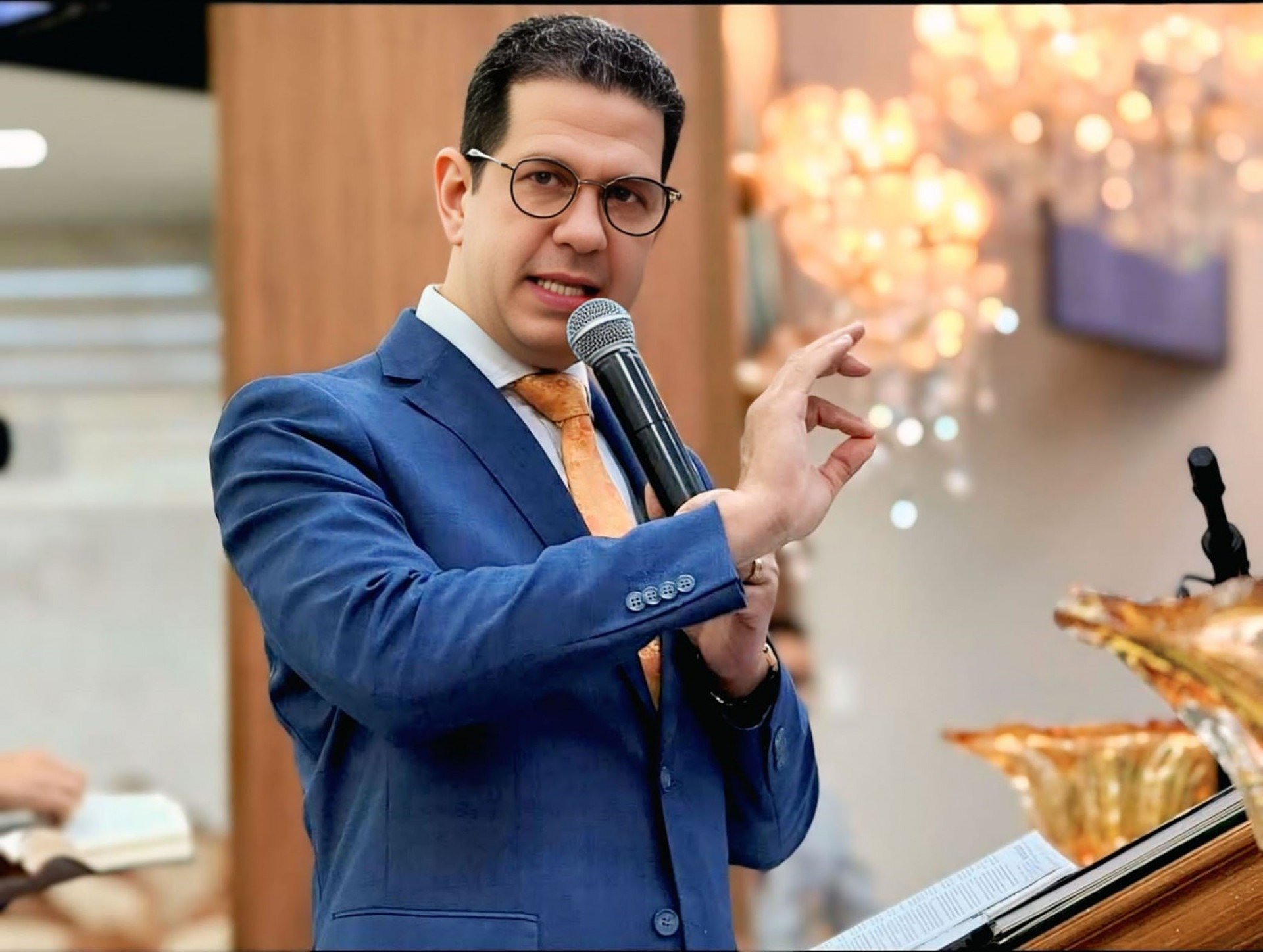 O justo vive pela fé 