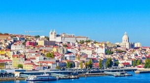 Estima-se que haja entre 250 mil a 300 mil brasileiros no pa&iacute;s, podendo chegar a at&eacute; 500 mil, conforme estimativas do embaixador de Portugal em Bras&iacute;lia