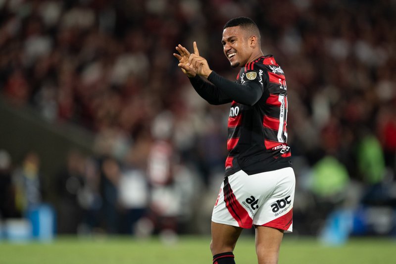 Carrascal em comemoração de gol para o Flamengo sobre o Racing na Libertadores