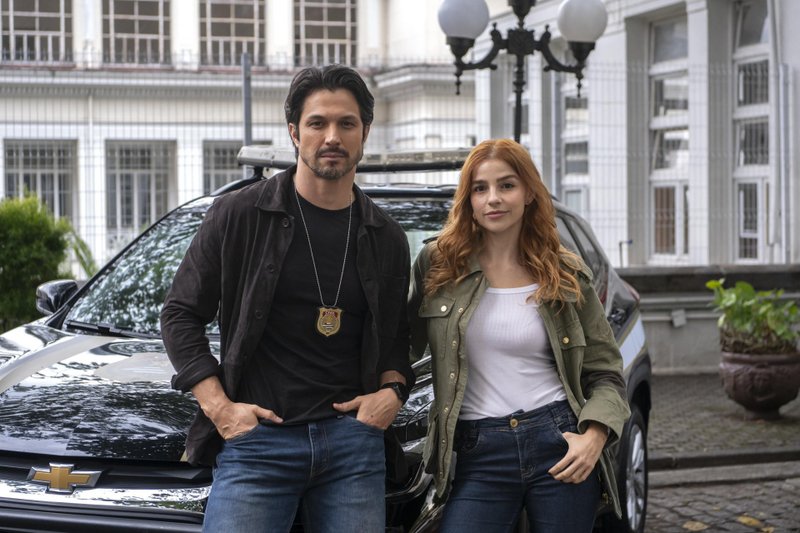 Paulinho (Romulo Estrela) e Juquinha (Gabriela Medvedovsky) em 'Três Graças'