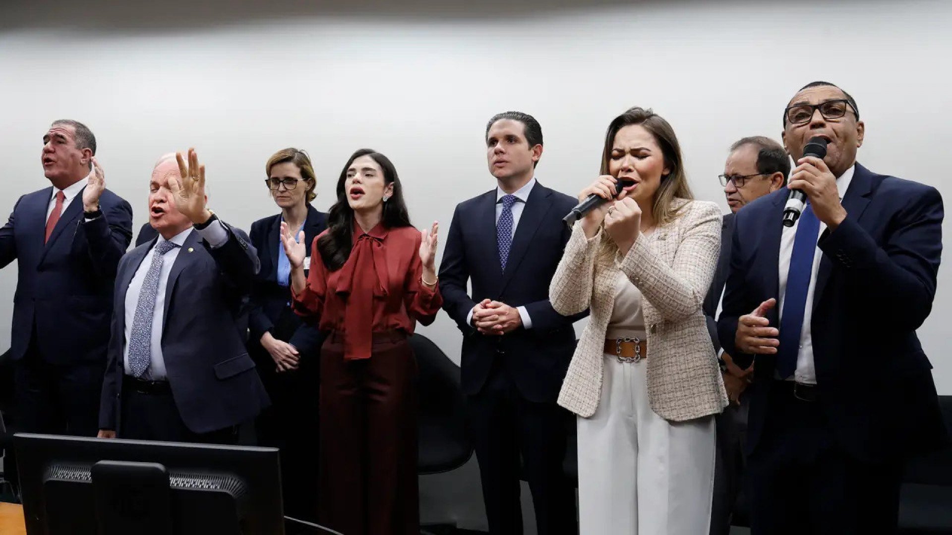 Bancada cristã terá como prioridade apoio a projeto que susta resolução sobre aborto legal