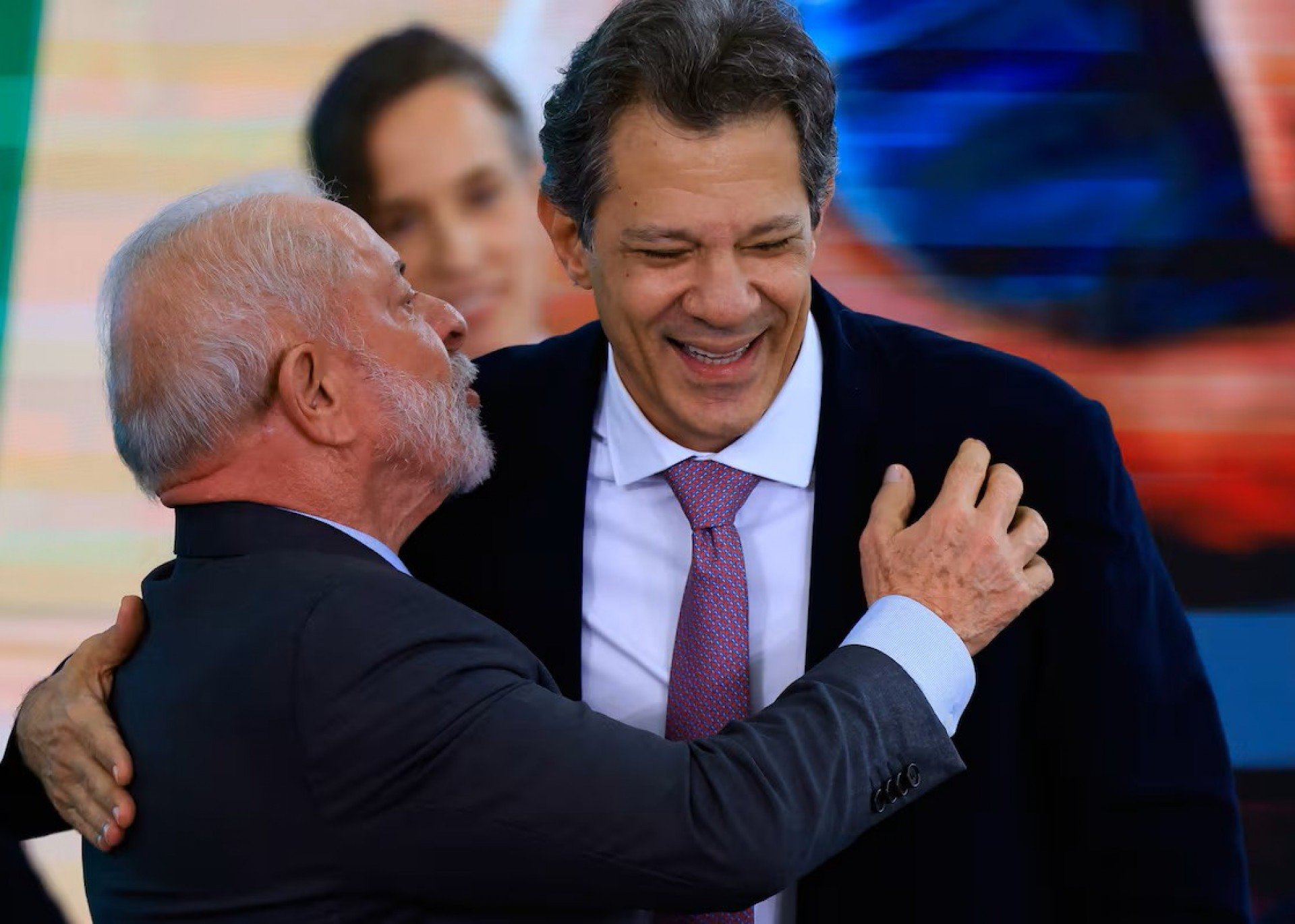 Lula com Fernando Hadda para agradar a Hugo Motta. Divulgação