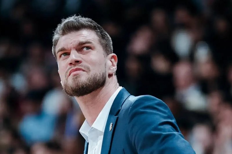 Tiago Splitter é o novo técnico do Portand Trail Blazers, primeiro brasileiro a comandar um time da NBA