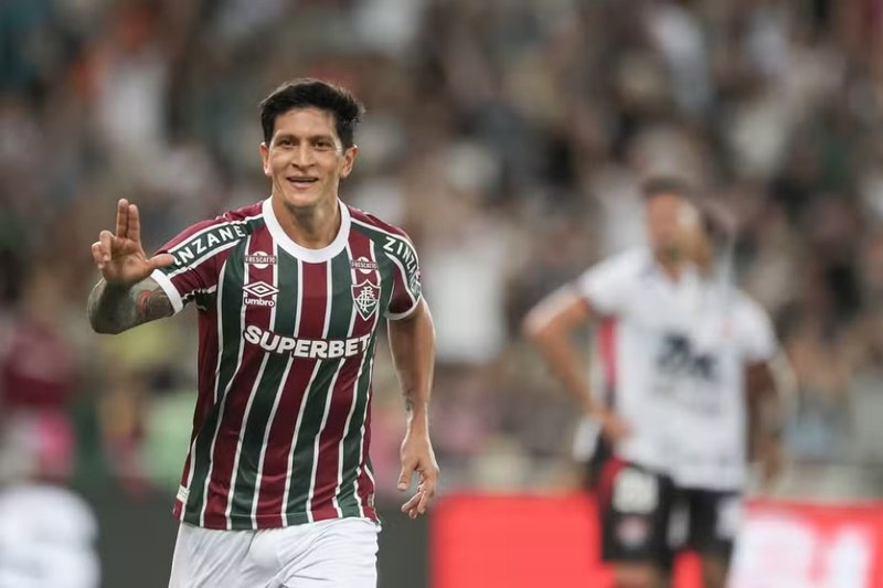 Germán Cano comemora gol marcado pelo Fluminense