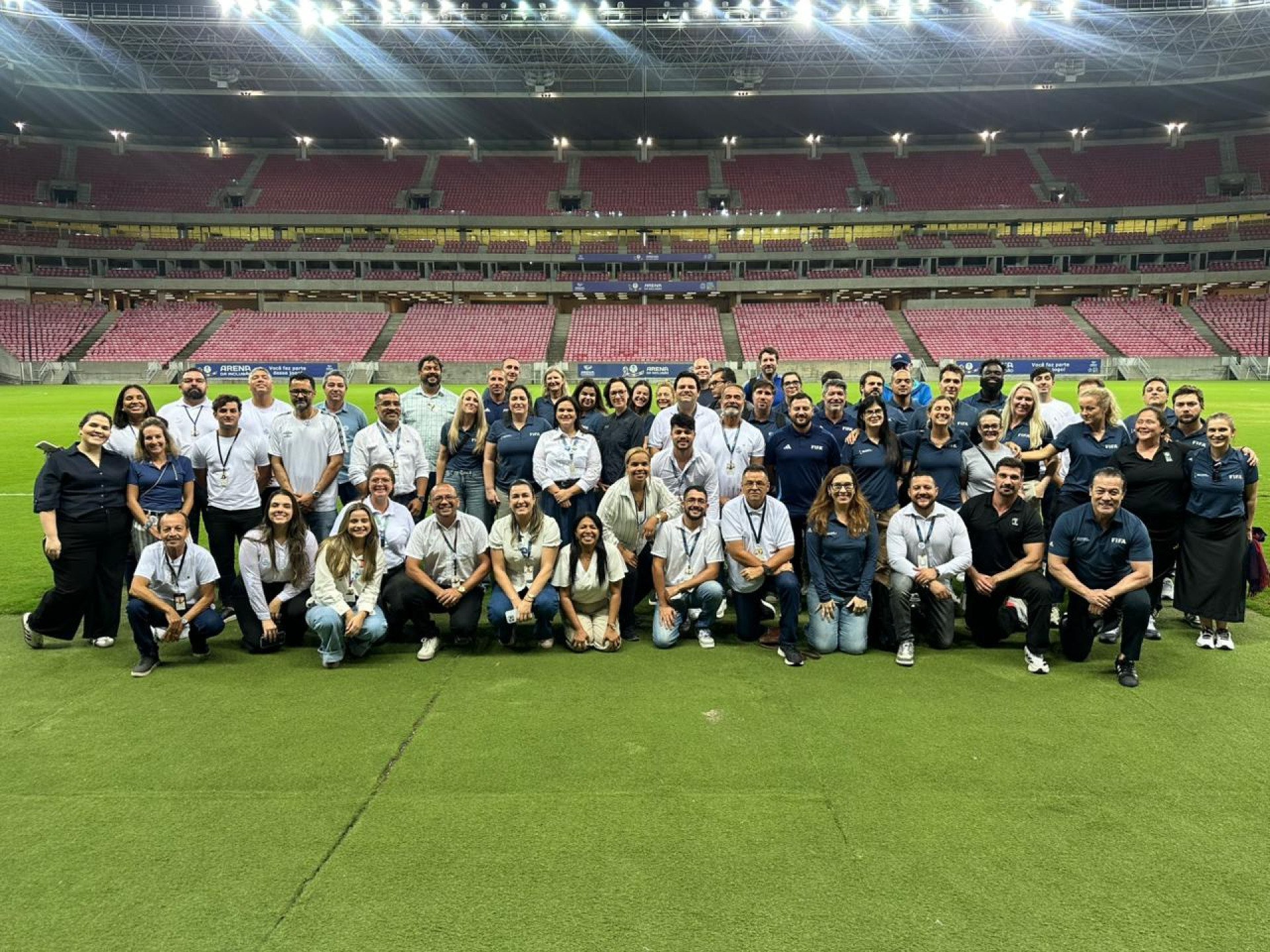 Visita técnica da FIFA à Arena de Pernambuco nesta quinta-feira (23). Divulgação