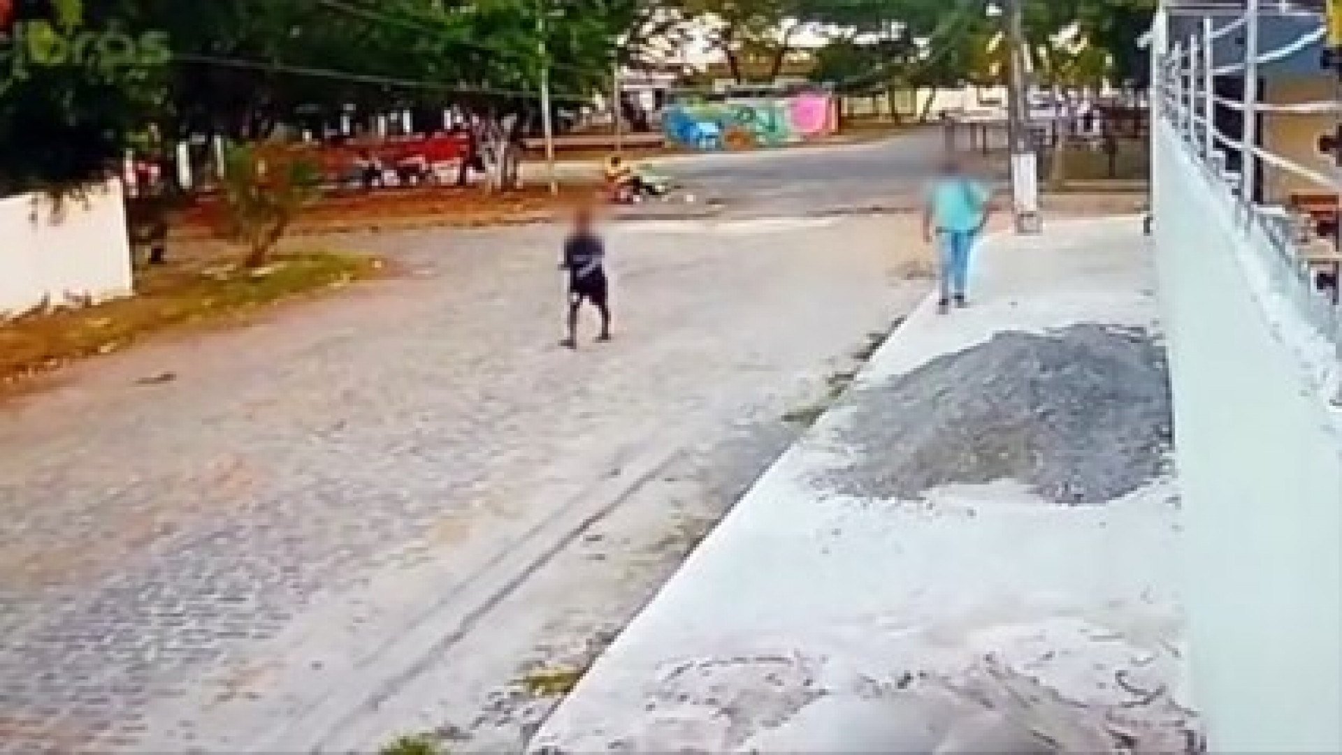 Casal é assaltado em Olinda e tem carro roubado por dupla armada