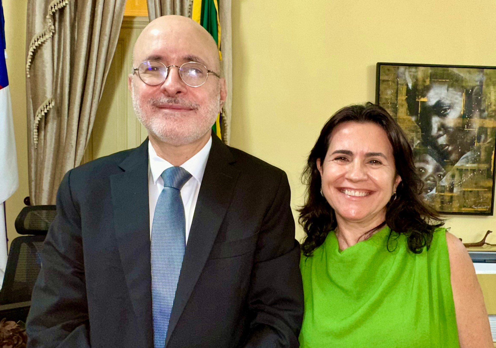O desembargador Francisco Bandeira de Melo, com a esposa Anselma, na posse do desembargador Ricardo Paes Barreto como governador de Pernambuco, no Campo das Princesas Sheila Wanderley/Divulgação