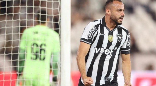Arthur Cabral, atacante do Botafogo