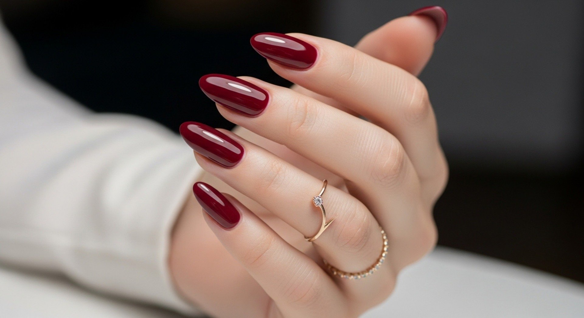 4 cores de esmalte ideais para mulheres elegantes arrasarem no dia a dia