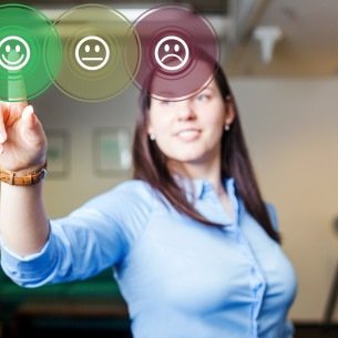 Imagem de uma mulher em processo seletivo