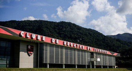 Revelado nas categorias de base do Flamengo, o jogador atravessa uma fase complicada em sua trajetória na Europa