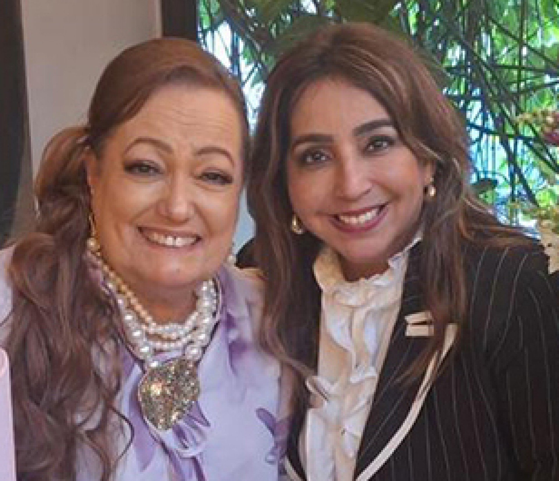 Márcia Carneiro recebe Dalva Cabral, no seu aniversário, no The Black Angus   Arquivo Pessoal