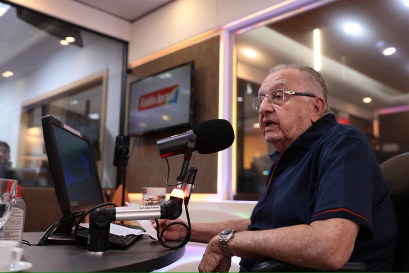 João Carlos Paes Mendonça durante entrevista ao programa "Passando a Limpo", da Rádio Jornal.